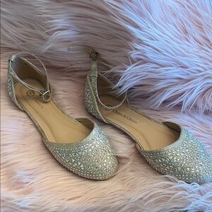 CHASE & CHLOE BEDAZZLED FLATS SIZE 8